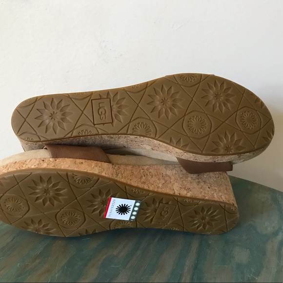 Ugg Womens Zoe II Ankle Strap Sandal Brown woman’s size 9.5 NEW without box - Picture 9 of 12